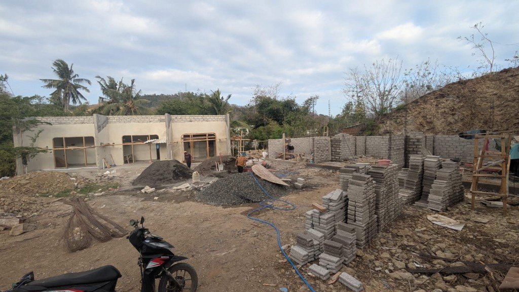 Estado actual del resort: unidades con revoque y carpintería, y nuevas estructuras de bloque